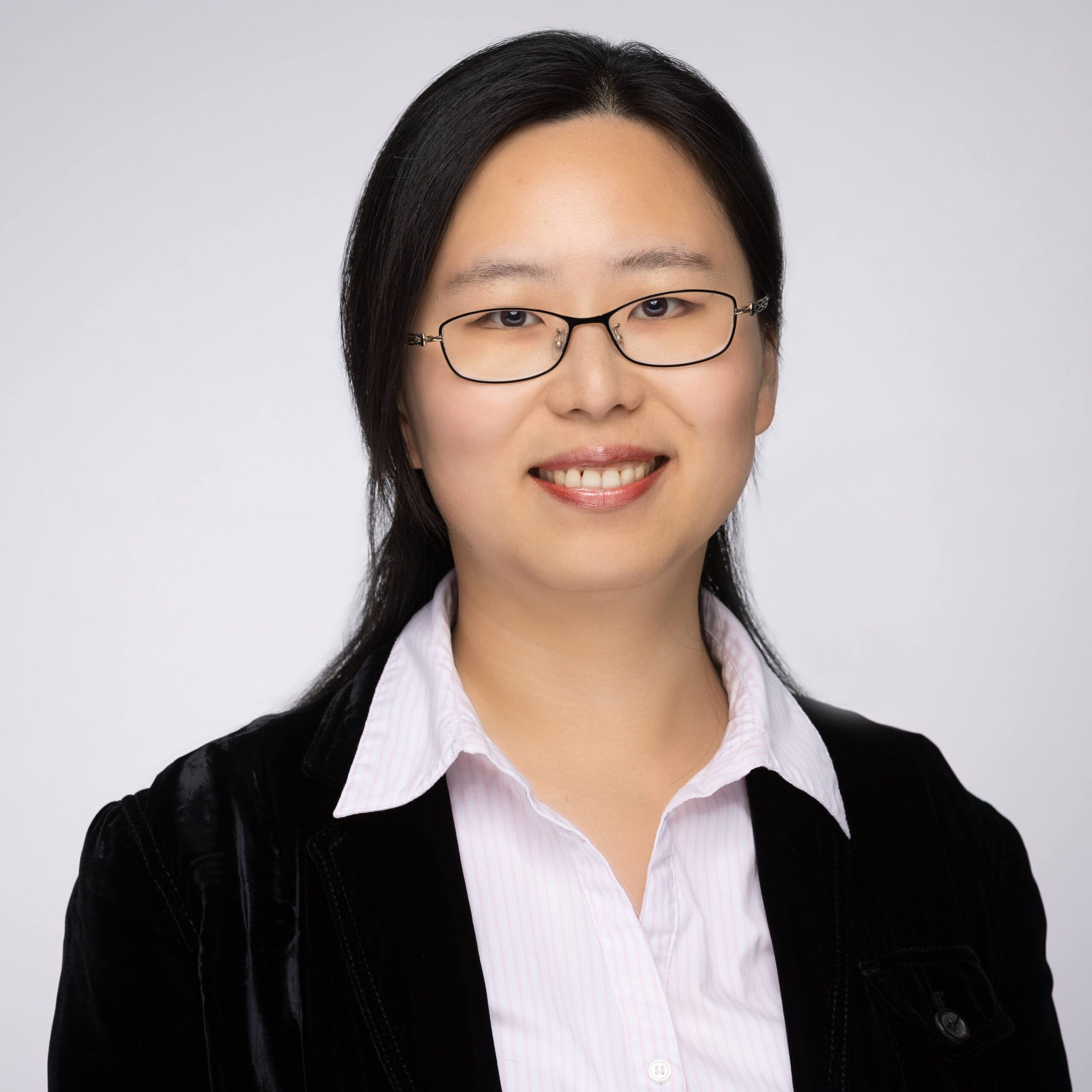 Sirui Zhou Headshot